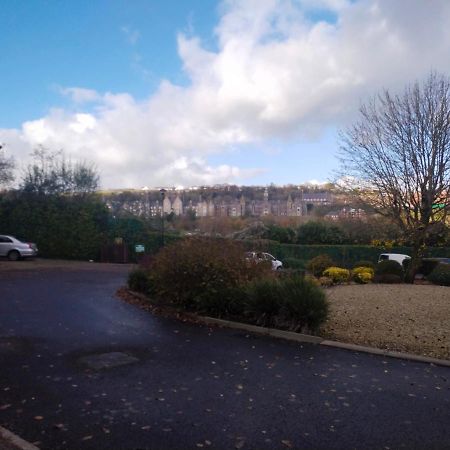 Crescent Apartments Homestay Cork Luaran gambar