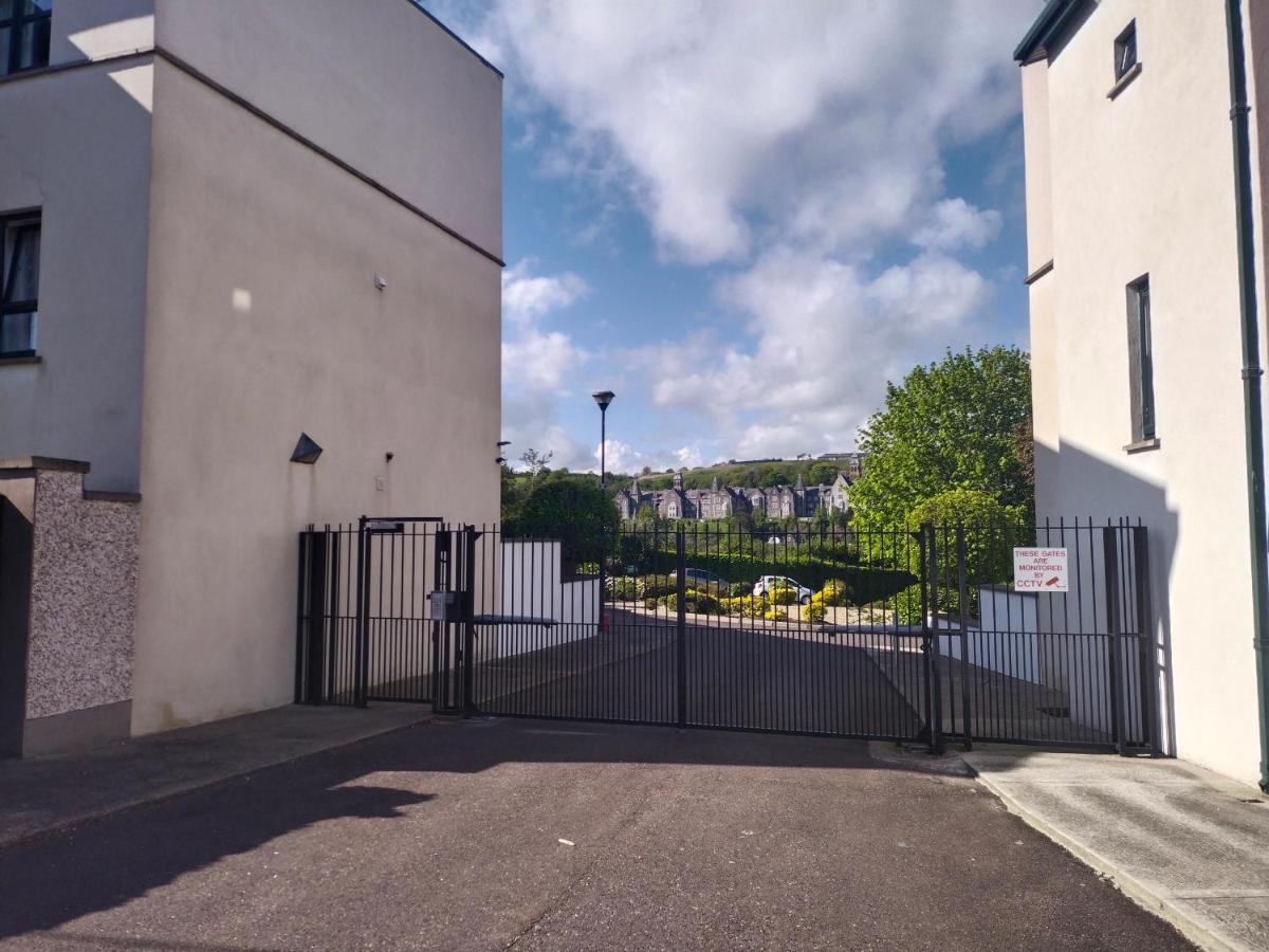 Crescent Apartments Homestay Cork Luaran gambar