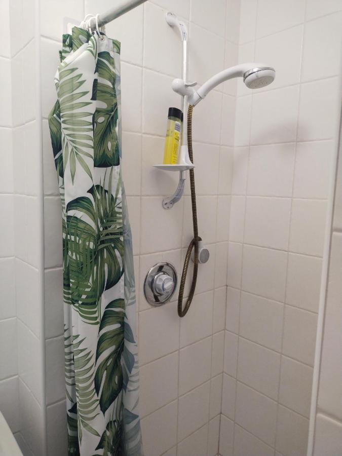 Crescent Apartments Homestay Cork Luaran gambar