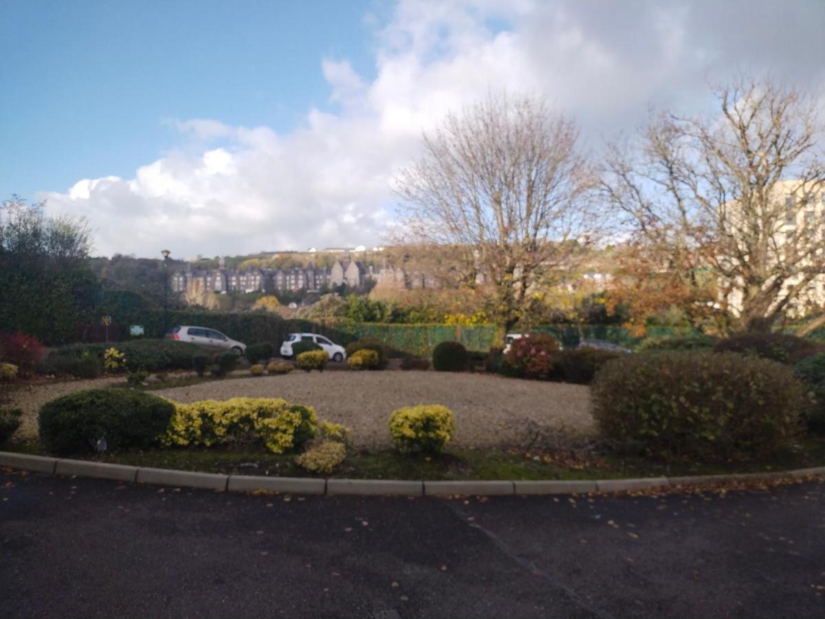 Crescent Apartments Homestay Cork Luaran gambar