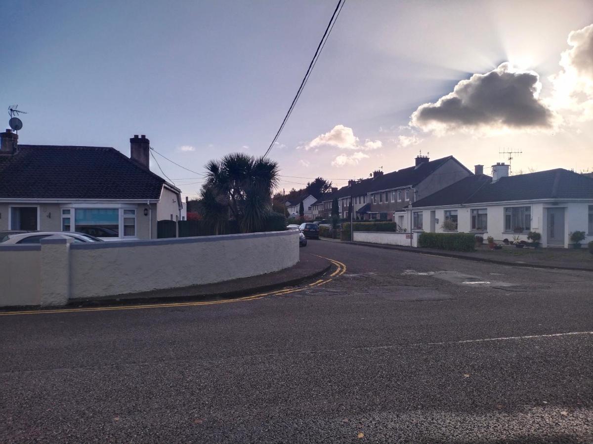 Crescent Apartments Homestay Cork Luaran gambar