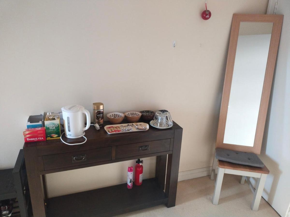 Crescent Apartments Homestay Cork Luaran gambar