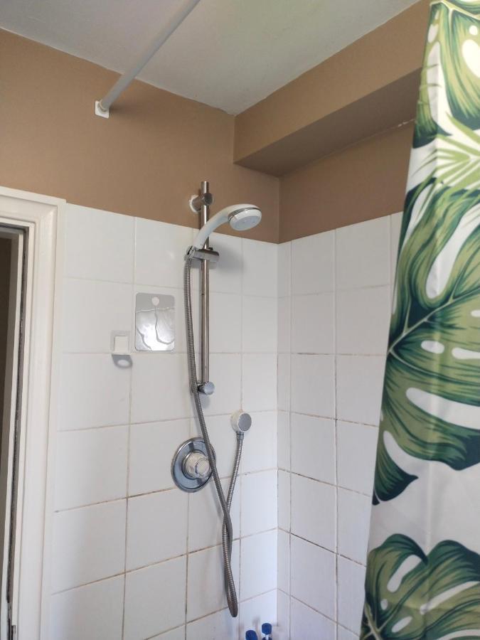 Crescent Apartments Homestay Cork Luaran gambar