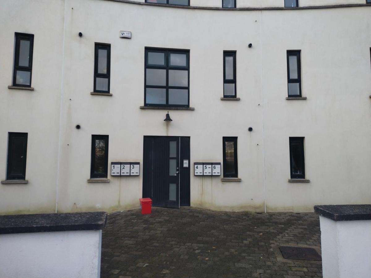 Crescent Apartments Homestay Cork Luaran gambar